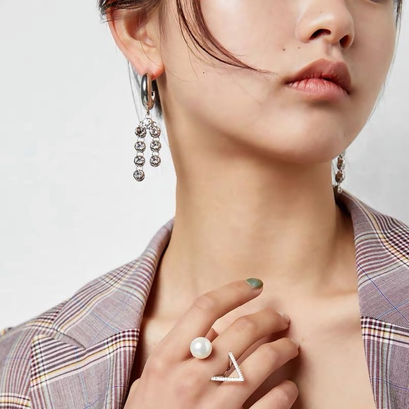 Hottest celebrity earring - Picture 3 of 4